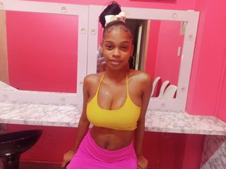 Erotyczny czat wideo littleebonymommy