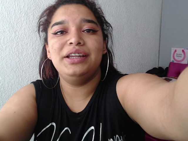 Zrzuty ekranu transmisji lizzybigboobs