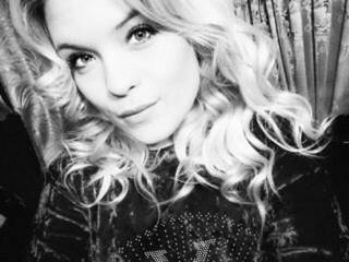 Erotyczny czat wideo LoraineKitten