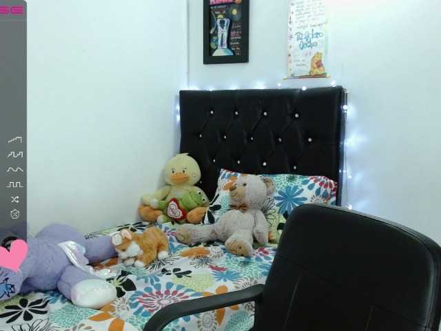 Zdjęcia Lu-baby Hi. Welcome to my room ♥ #sexy #latina #18 #natural #lovense