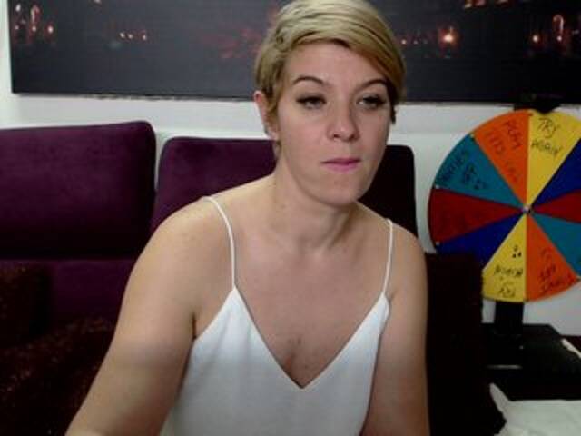 Zrzuty ekranu transmisji LuanaSummeryX