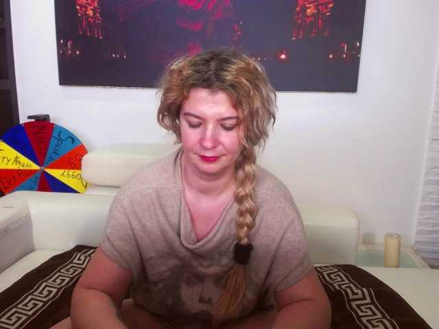 Zrzuty ekranu transmisji LuanaSummeryX