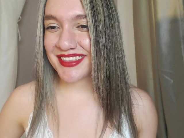 Zdjęcia Luciadallas Red lips, flames and pleasure, i'll be yours, be a gentleman, play with my toys, make vibrate my pussysquirt special show!! @Anal,#teen 22 years old #naughty #with every goal, tease!