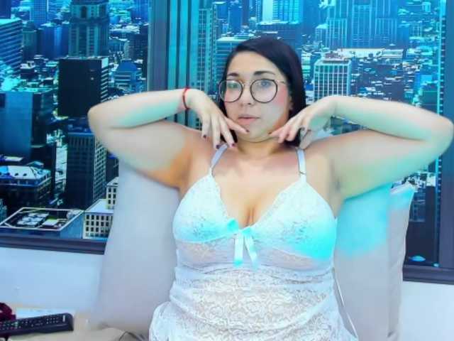 Zdjęcia LulluMagic Guys today I'm very horny and I want to fuck #latina #toys #bigass #bigtits #tattoo #curvaceous