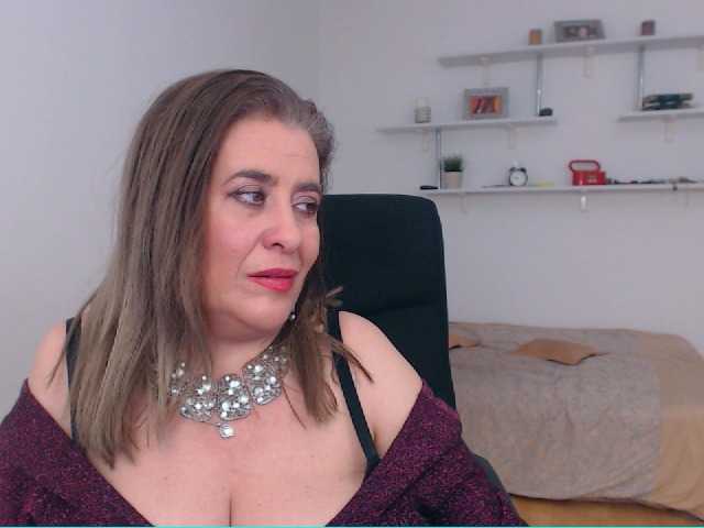 Zdjęcia MarissaSerano Hi guys, here are the most gorgeous natural huge breasts waiting for you 50 tokens