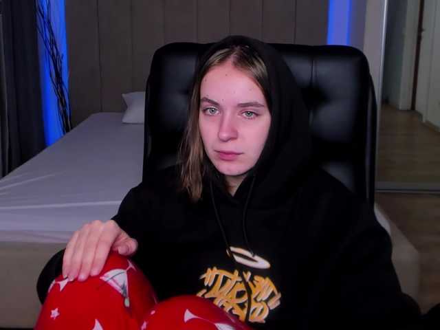 Zdjęcia MaddyMuti GOAL500 TOKENS AND I MADE CUM SHOW