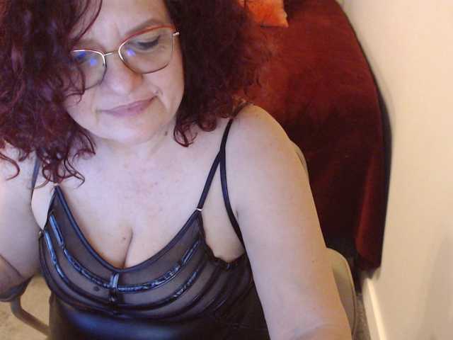 Zdjęcia maggiemilff68 #mistress #mommy #roleplay #squirt #cei #joi #sph - every flash 50 tok - masturbate and multisquirt 450- one tip