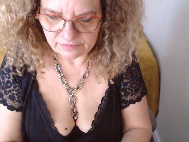 Zdjęcia maggiemilff68 #mistress #mommy #roleplay #squirt #cei #joi #sph - PM 40 tok - every flash 50 tok - masturbate and multisquirt 450- one tip