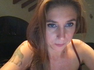 Erotyczny czat wideo MaggieModest