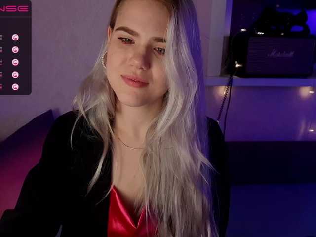 Zrzuty ekranu transmisji MainGirl