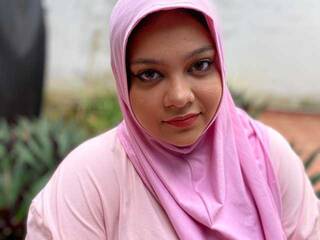 Erotyczny czat wideo Maissanabila