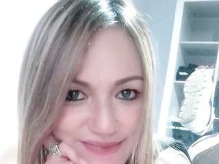 Erotyczny czat wideo MaitheMilf