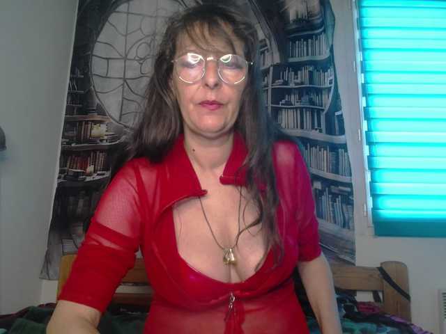 Zrzuty ekranu transmisji Maitresse-Elsa