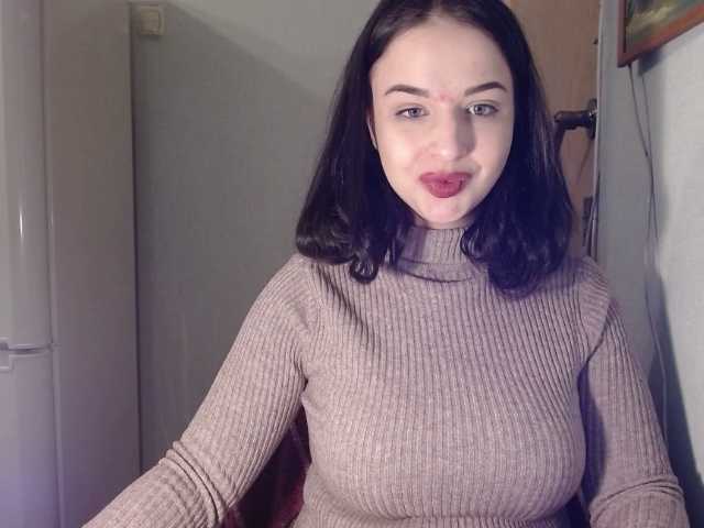 Zdjęcia Malenamalenka All requests for tokens. No tokens, bet love - it's free. All the hottest in private! Come with me!!