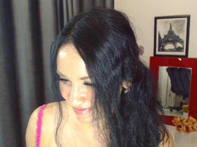 Zrzuty ekranu transmisji Malibugirl