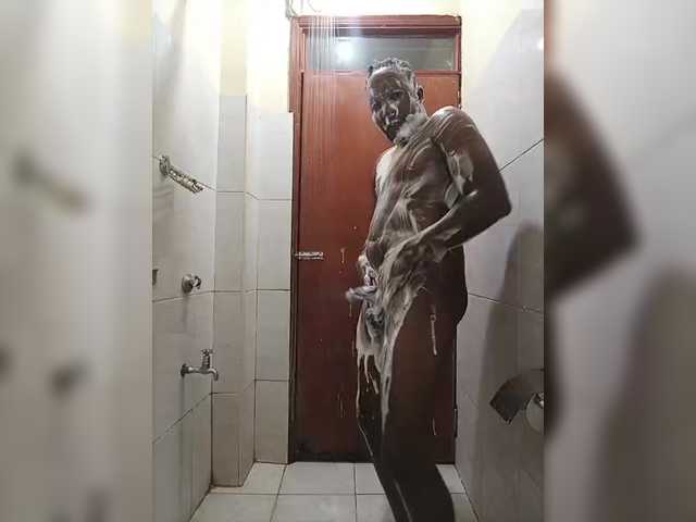 Zrzuty ekranu transmisji Manthicoh