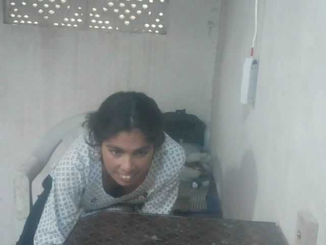 Zrzuty ekranu transmisji Maria-Khan-Hot-Room