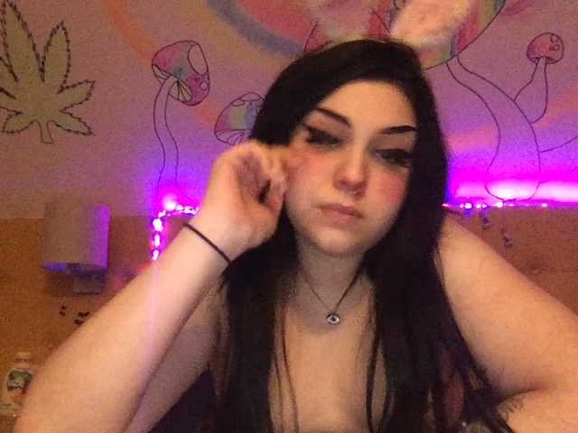 Zdjęcia MarianaWilss Hey guys!:) Goal- #Dance #hot #pvt #c2c #fetish #feet #roleplay Tip to add at friendlist and for requests!