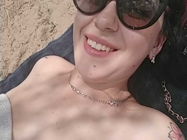 Zdjęcia YourSugar9999 FUCK MY RIPPED HOLES AND SEE SEX PHOTOS