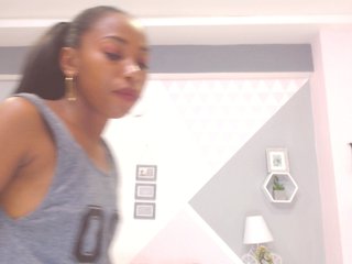 Zdjęcia MarlyBrown Move my panty to the side and slide your cock in my pussy! || At goal #pussyplay with #dildo | #Lovense is ON! Pvt open
