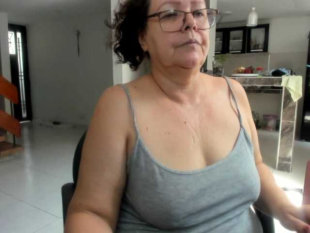 Zdjęcia maturekarime Mature woman hairy and bbw,: tits 30, pussy 35, ass 25, all naked 100, masturbate and cum 120