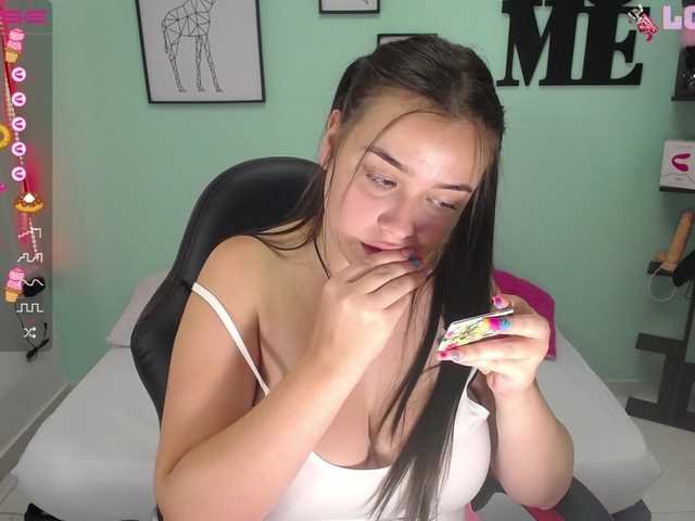 Zrzuty ekranu transmisji Mayajohnson1