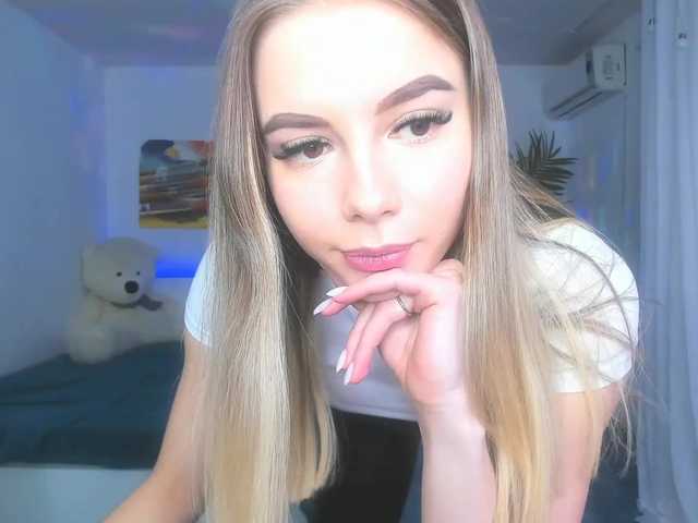 Zrzuty ekranu transmisji MayaTheLove