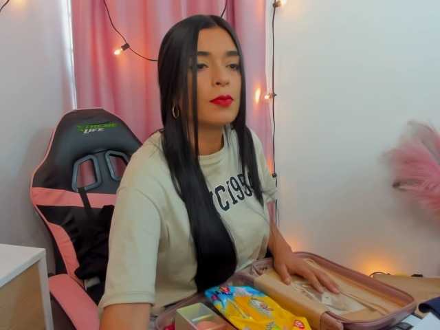 Zrzuty ekranu transmisji Megan-Parker1