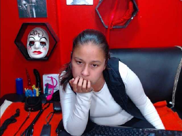 Zdjęcia MEGANDIRTY I'm looking for unlimited slaves, come and play and show me your obedience, I challenge you