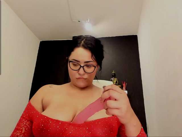 Zrzuty ekranu transmisji Meghan-stone