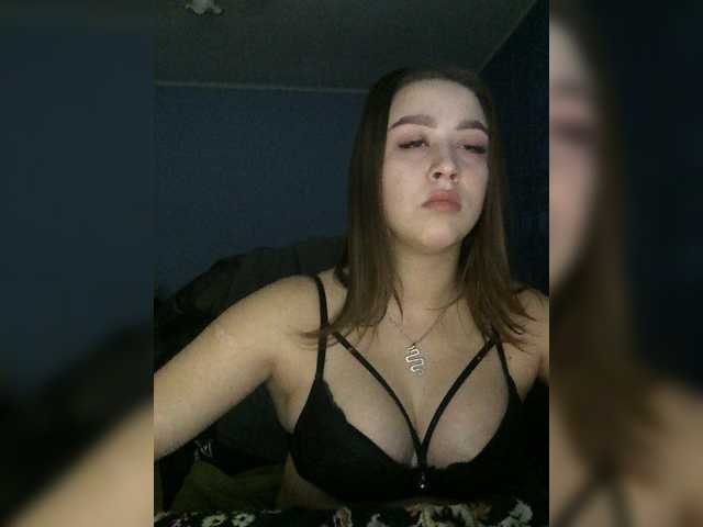 Zrzuty ekranu transmisji MelanieMucha