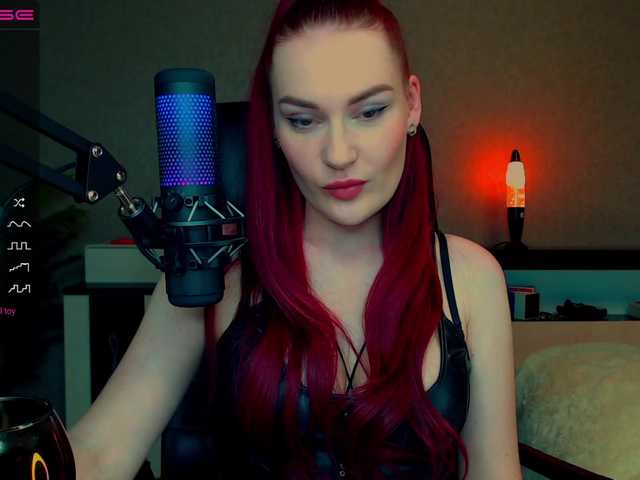 Zdjęcia FemdomJOI Lovens buzzes in me from 2x tokens!