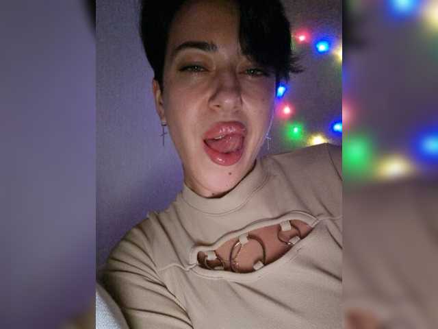 Zrzuty ekranu transmisji MelisDark