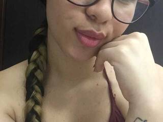 Erotyczny czat wideo Melody-adams