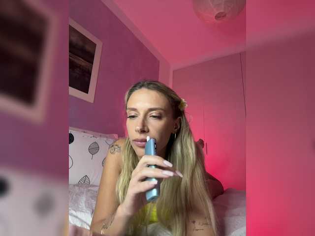 Zrzuty ekranu transmisji MerryBaby