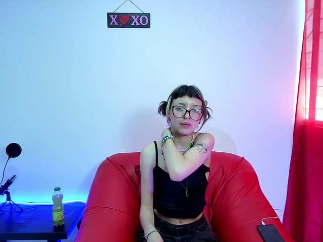 Zdjęcia MaryLane i am skateboarding girl #teen #19 #young #squirt #colombian #piercing