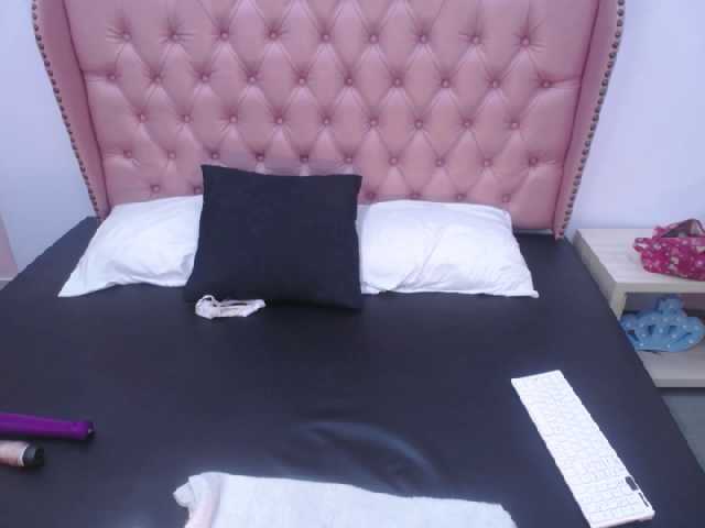 Zrzuty ekranu transmisji Mia-simons