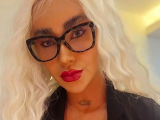 Erotyczny czat wideo MiaBrunette