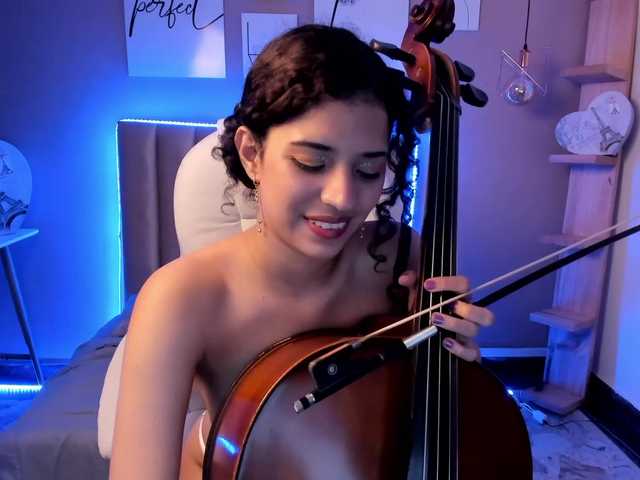 Zdjęcia MiaCollinns FANBOOST = FINGERING ♥Hi guys I play my cello today, Try to take my concentration with your vibration Remember follow me on my social media.