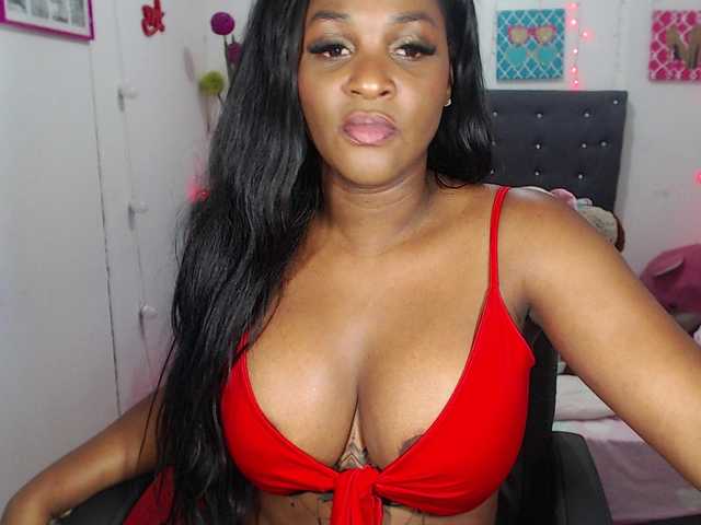 Zdjęcia miagracee Welcome to my room everybody! i am a #beautiful #ebony #girl. #ready to make u #cum as much as you can on #pvt. #sexy #mature #colombian #latina #bigass #bigboobs #anal. My #lovense is #on! #CAM2CAM #CUMSHOW GOAL
