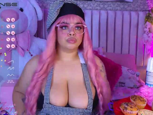 Zdjęcia Miah-Joness1 ♥Super Sweet Cake lick and Smash ♥ honey let's lick your cake for every 50 tkns ♥ Smash Sweet Cake for 250 tkns ♥ @total @sofar @remain