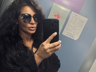 Erotyczny czat wideo Elvira_Mur