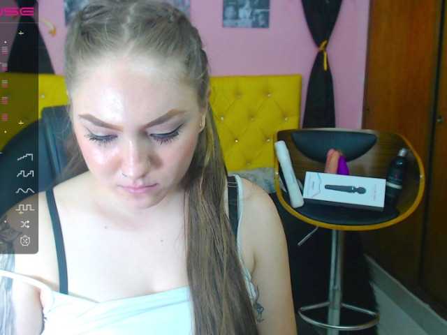 Zrzuty ekranu transmisji MicaelaSmith