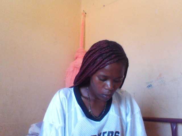 Zrzuty ekranu transmisji MidnightN0