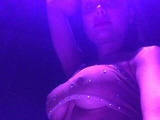 Erotyczny czat wideo MiekaFans