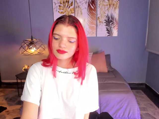 Zdjęcia MiiaaRoberts hello guys welcome to my room // blowjob 90 tks // show oil naked tks 115// I am a hot girl, very naughty and fun put in play my imagination and you will finish corrupting