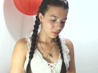Zdjęcia MiiaHiilstong tits flash 50, flash vagina 80, pussy naked 200,with dancing 150Do you want to play my love?