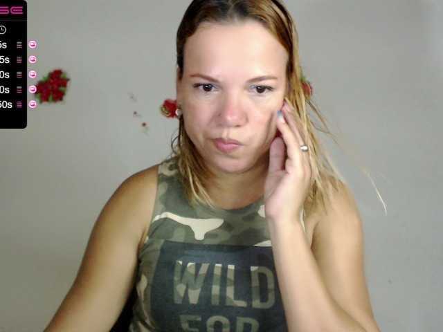 Zdjęcia MikahLatin lovense 3 is on//make me wet with somes vibes and me squirt with 555 tks/