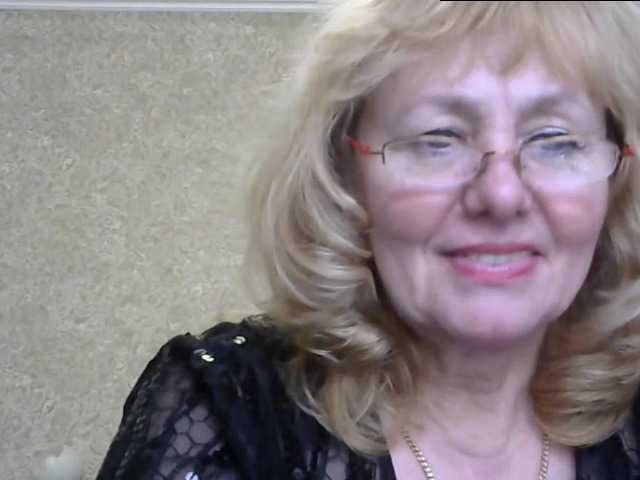 Zdjęcia MilfVicky Hot MILF in here... what do you wanna do to me;)? im 59;)