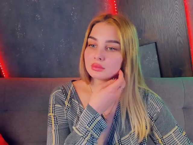 Zrzuty ekranu transmisji MillaDoll